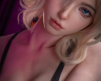 Billie: Club Sex Doll